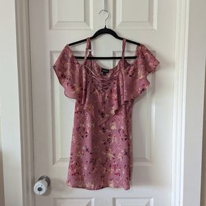 Torrid Size 1 Pink Lightweight Floral Criss Cross Cold Shoulder Blouse